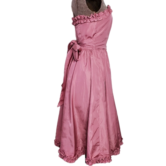 Hand made pink strapless prom dress with sweetheart neckline - Picture 4 of 14